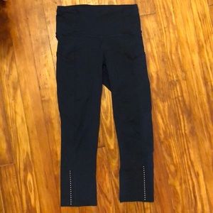 Lululemon running crops